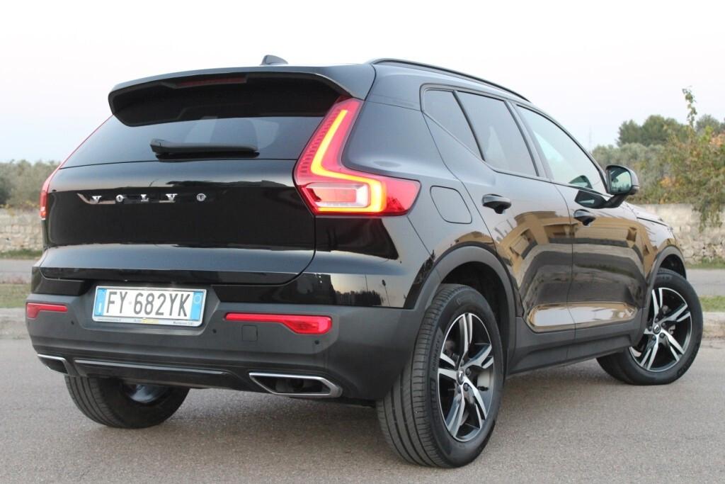 Volvo XC40 D3 Aut. R-Design *TETTO *360 CAMERA