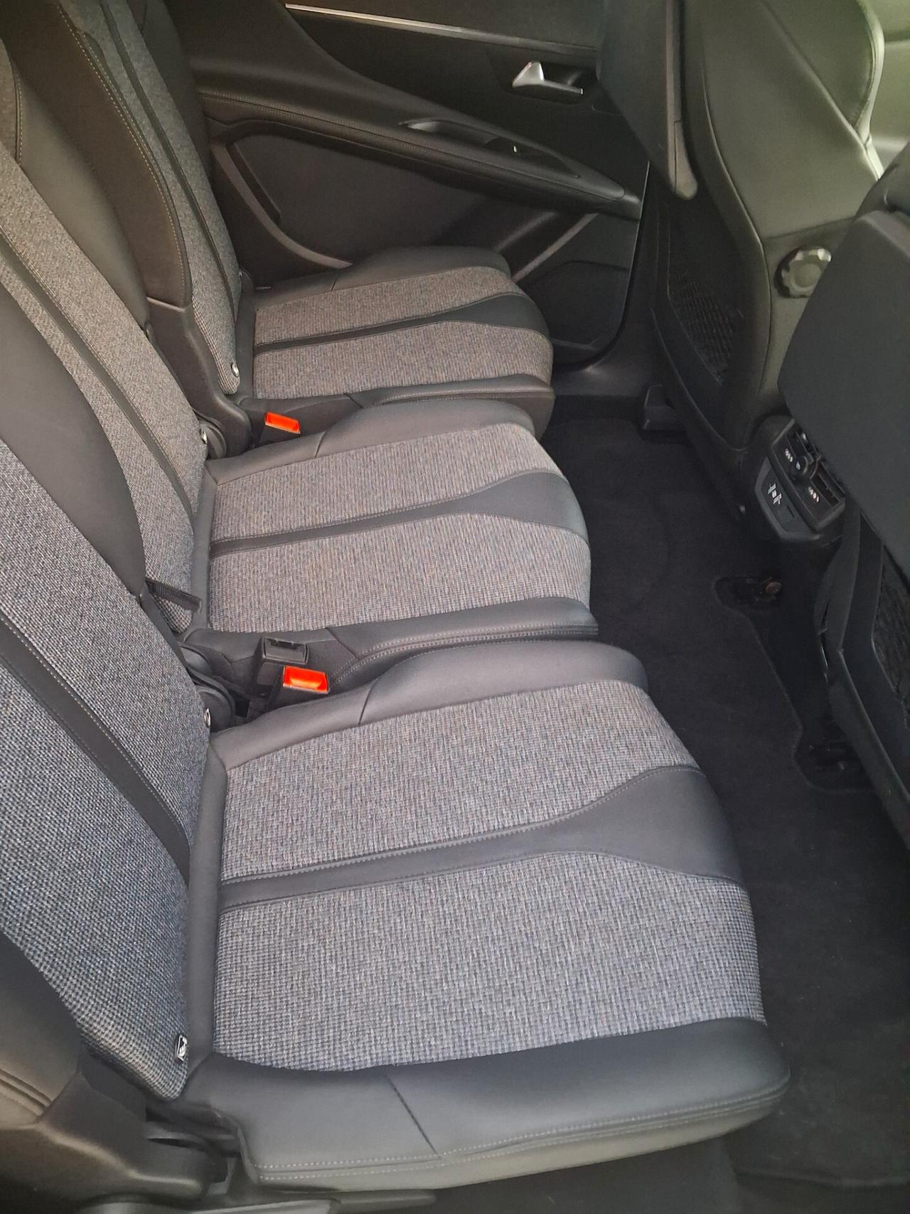Peugeot 5008 BlueHDi 130 S&S Allure