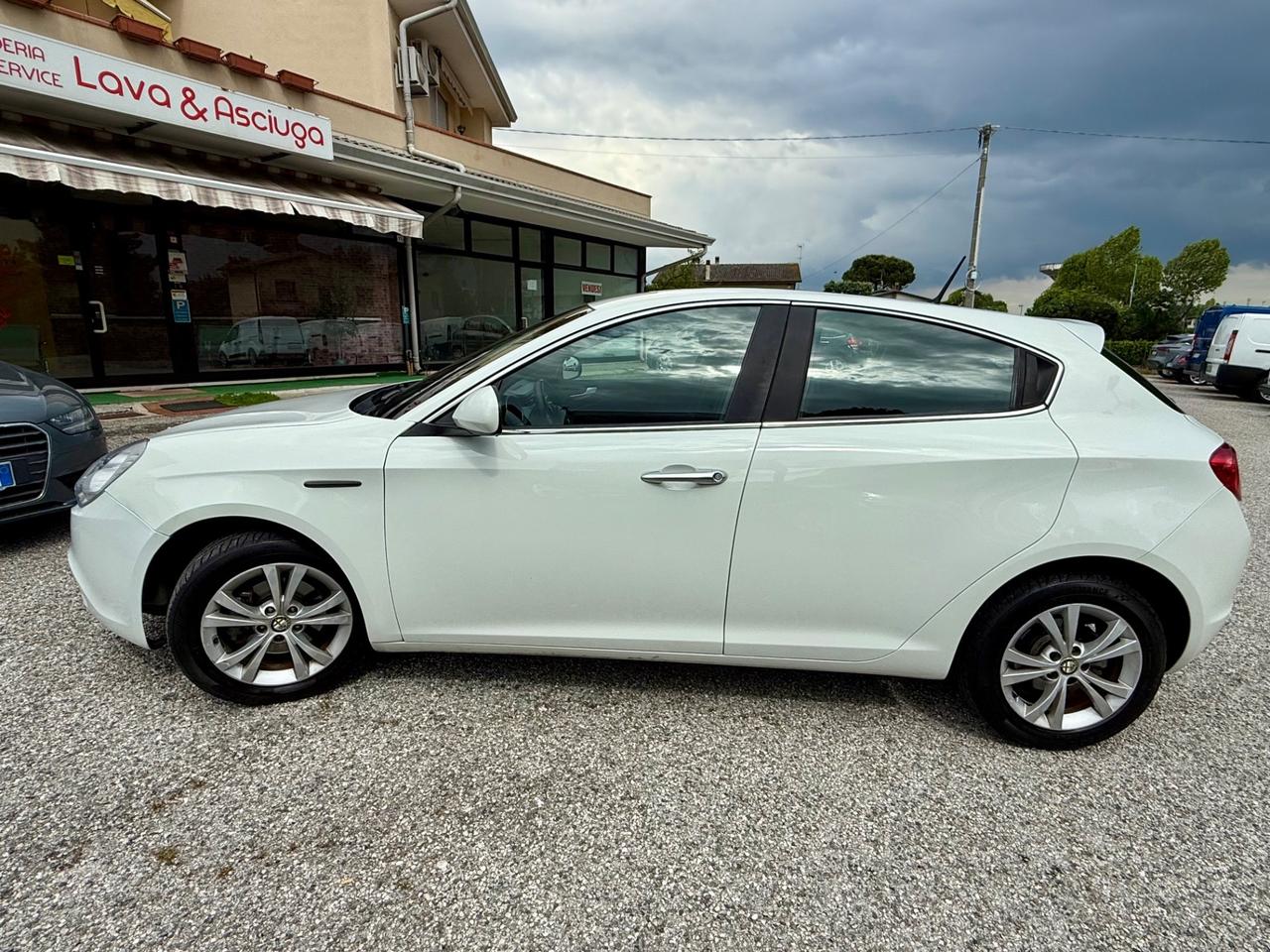 Alfa Romeo Giulietta 1.6 JTDm-2 Progression g.traino Ok NEOPATENTATI