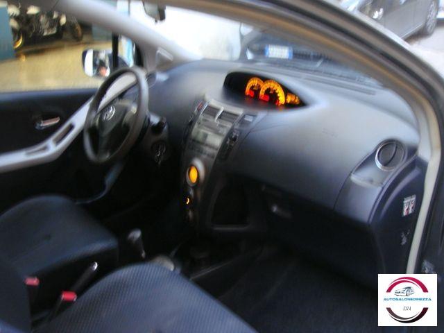 TOYOTA - Yaris - 1.3 3p. M-MT Sol
