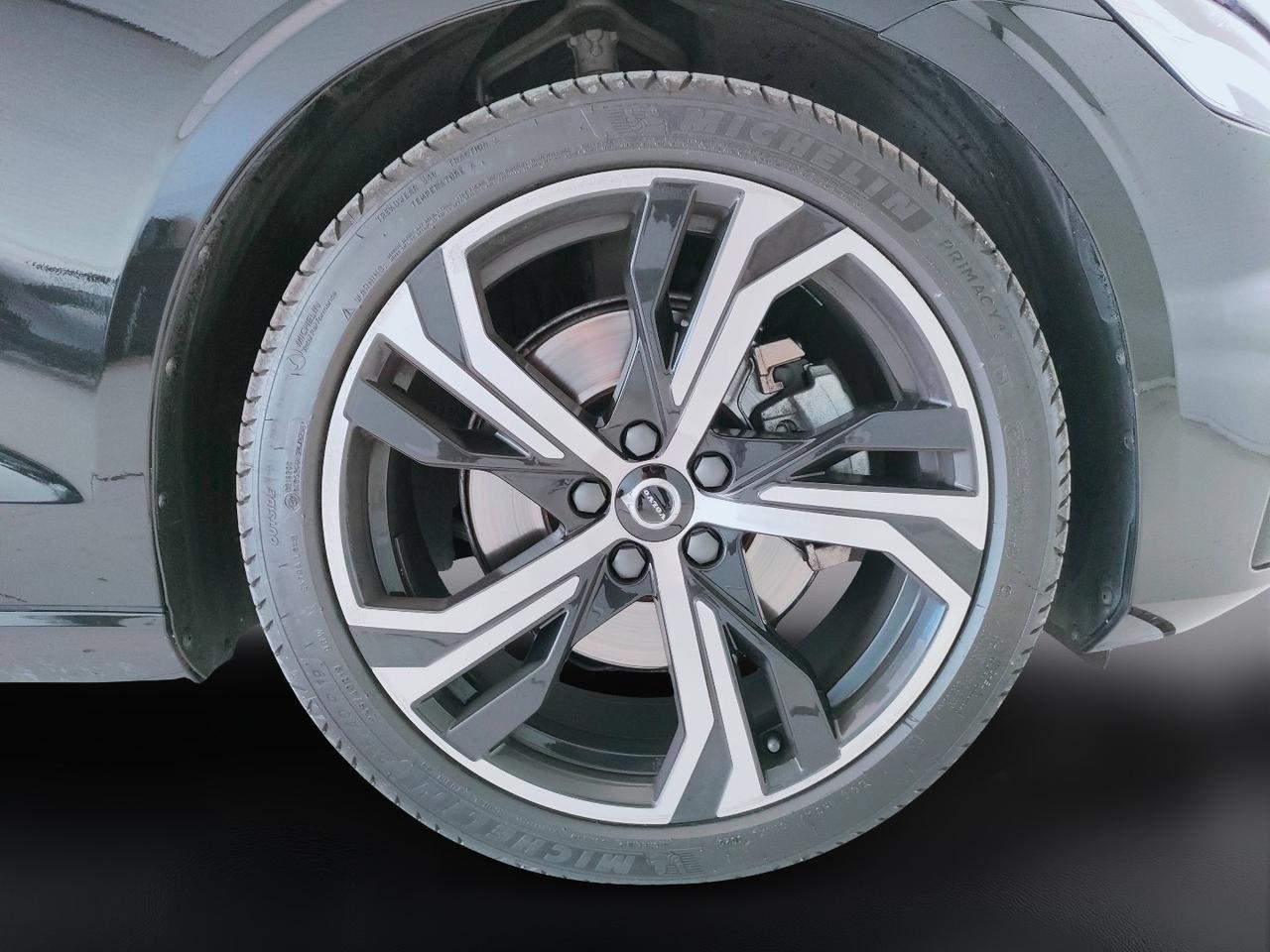 VOLVO V60 II 2023 - V60 2.0 b4 Plus Dark auto