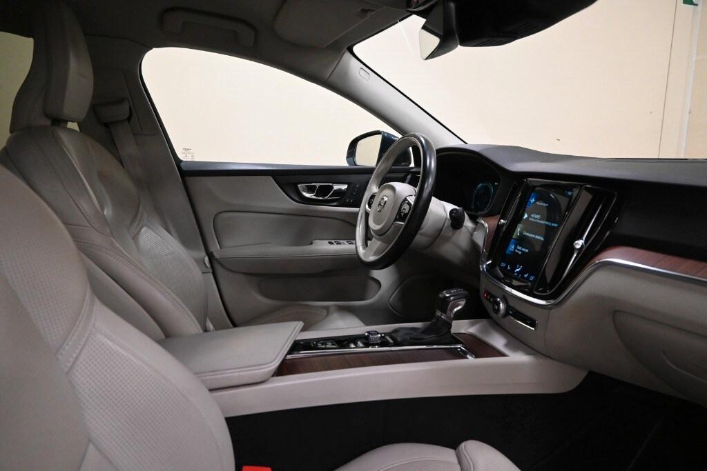VOLVO V60 (2018-->) V60 D4 Geartronic Inscription