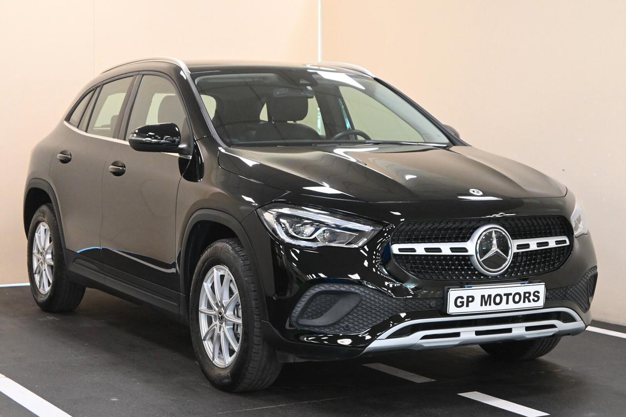 MERCEDES GLA (H247) GLA 180 d Automati...