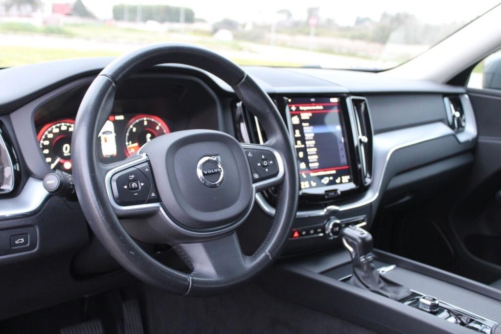 VOLVO XC60 D4 Aut. Momentum 190CV *PELLE *CAMERA