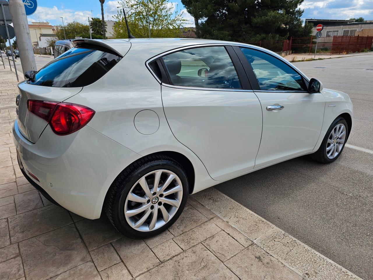 Alfa Romeo Giulietta 1.6 JTDm-2 105 CV Distinctive