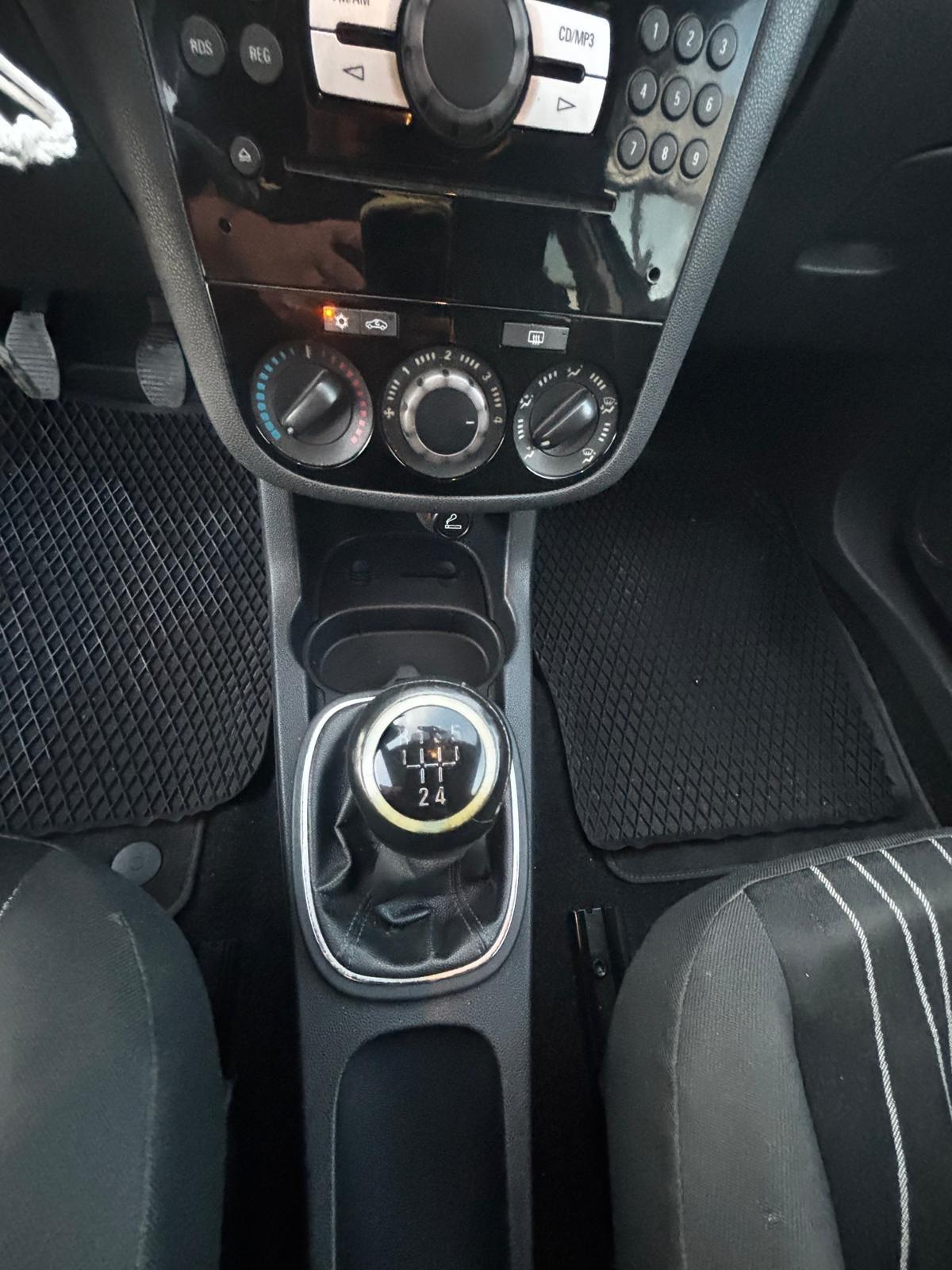 Opel Corsa 1.2 80CV 3 porte GPL-TECH Club