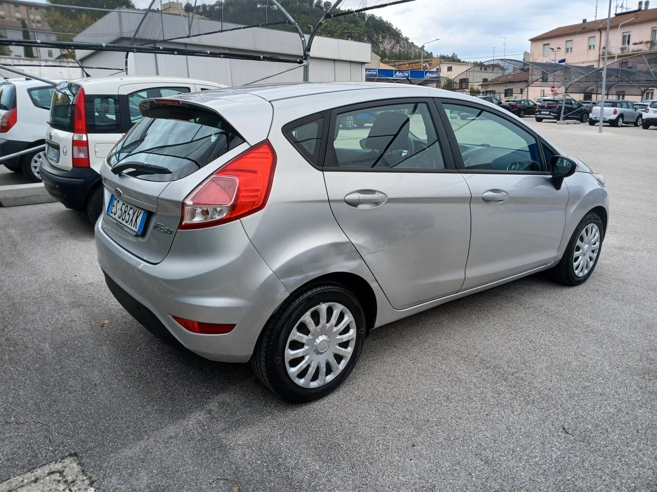FORD FIESTA 1.4 Bz- GAS GPL 2013