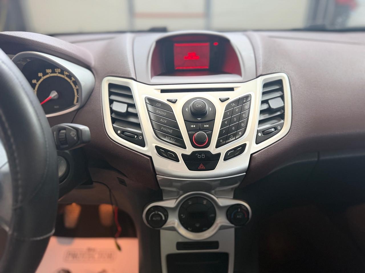 Ford Fiesta 1.2 82 CV 5 porte Titanium NEOPATENTATI