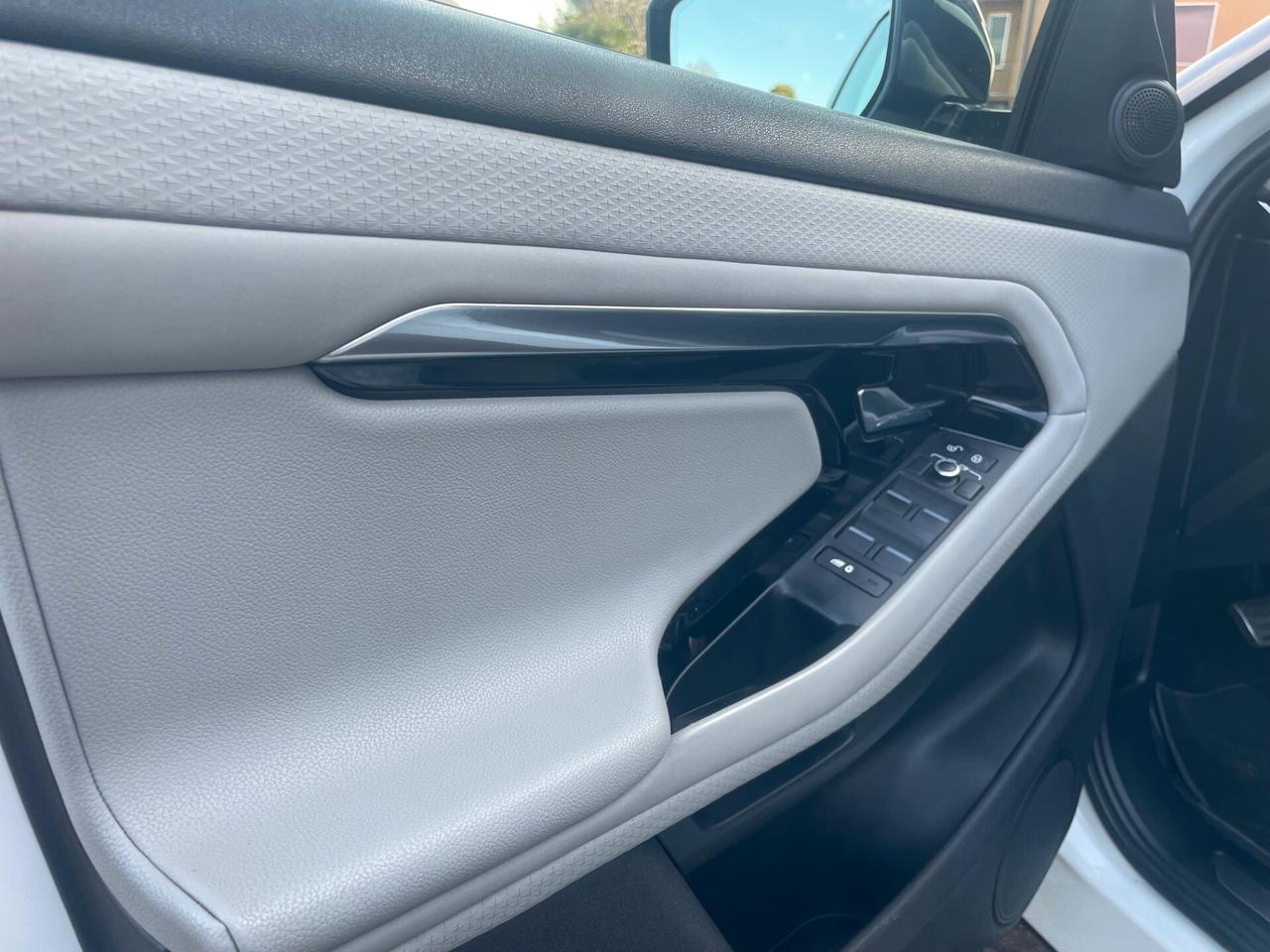 Land Rover Range Evoque 2.0D I4-L.Flw 150 CV AWD Auto R-Dynamic S