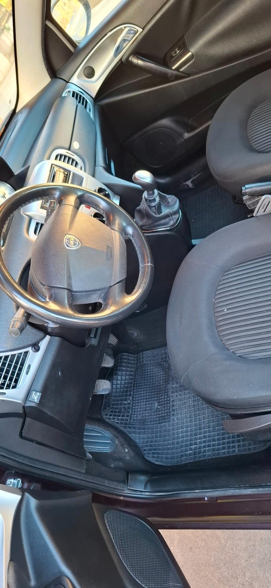 Lancia Ypsilon 1.4 Oro Ecochic GPL