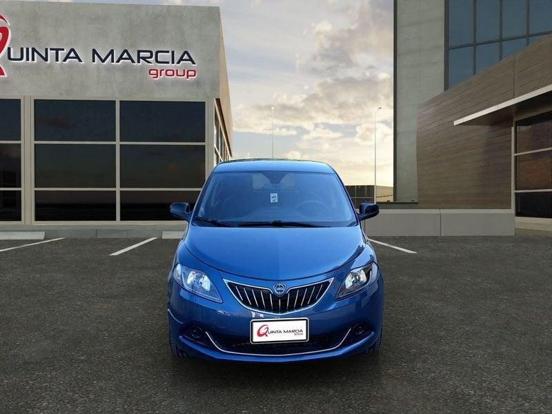 Lancia Ypsilon 1.0 FireFly Hybrid Silver