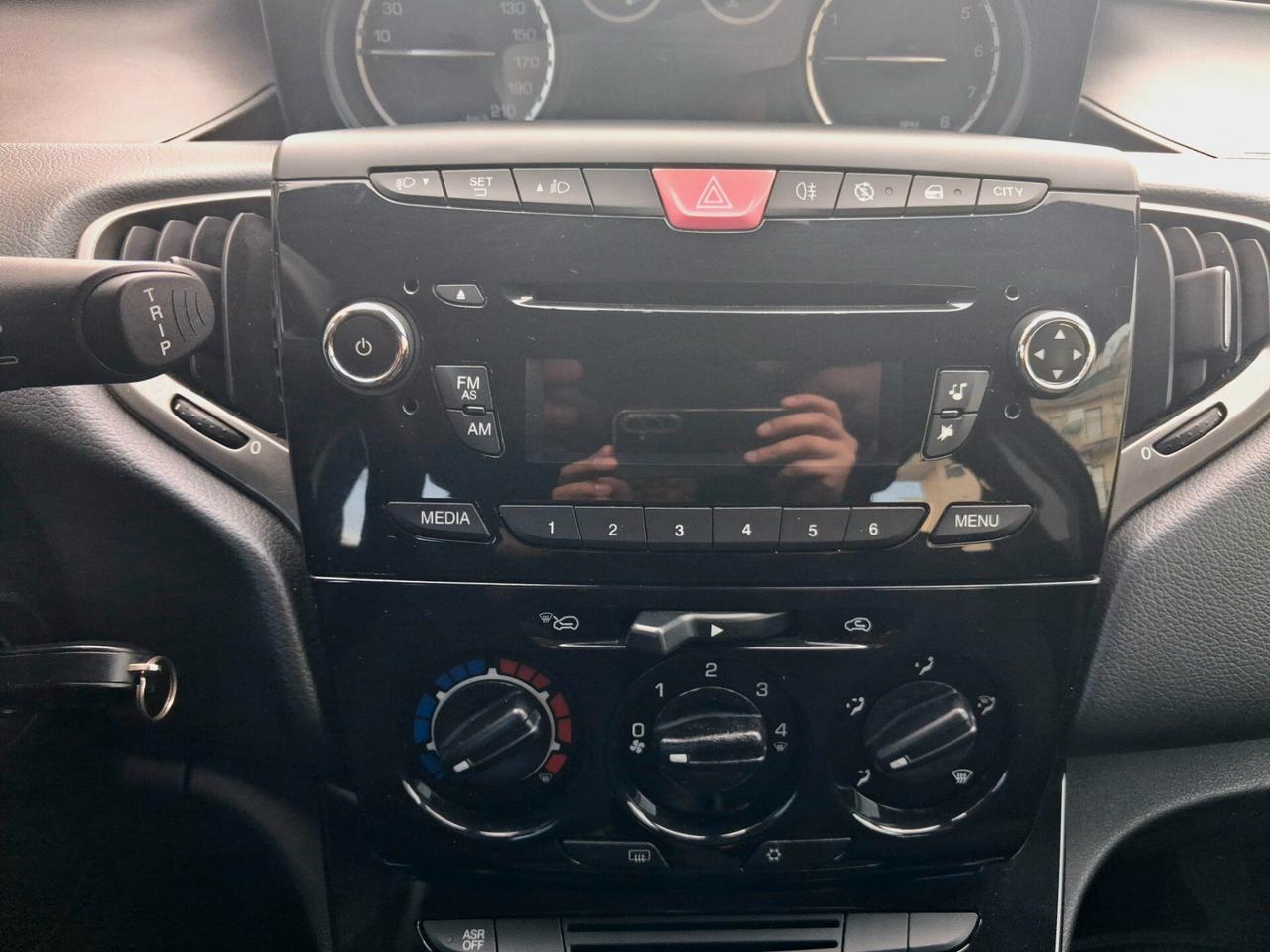 LANCIA YPSILON GOLD 1.2 BENZINA 70CV