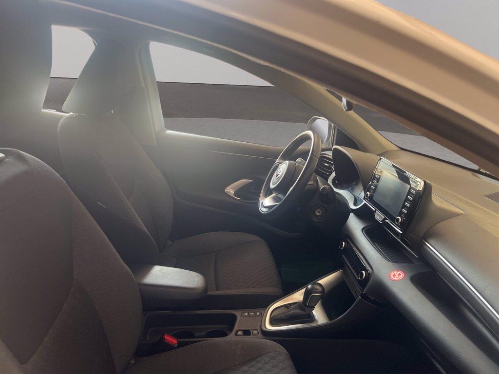 TOYOTA Yaris 1.5h active del 2023