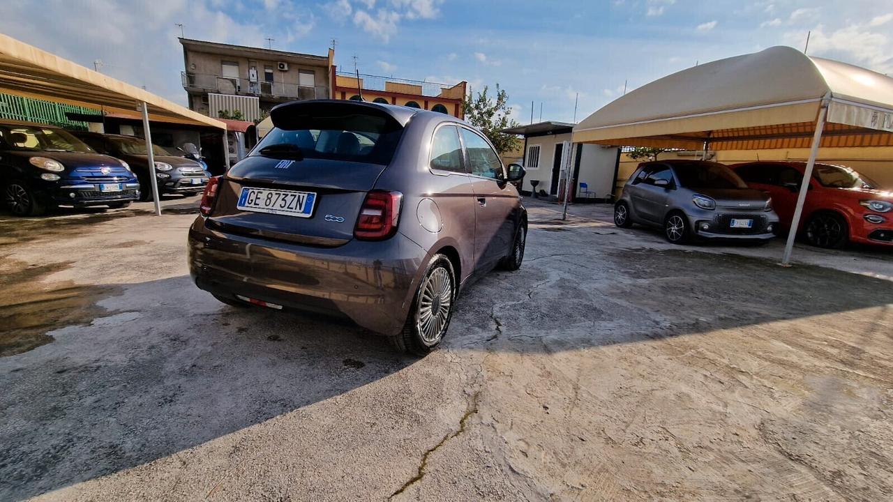 Fiat 500E La Prima Berlina