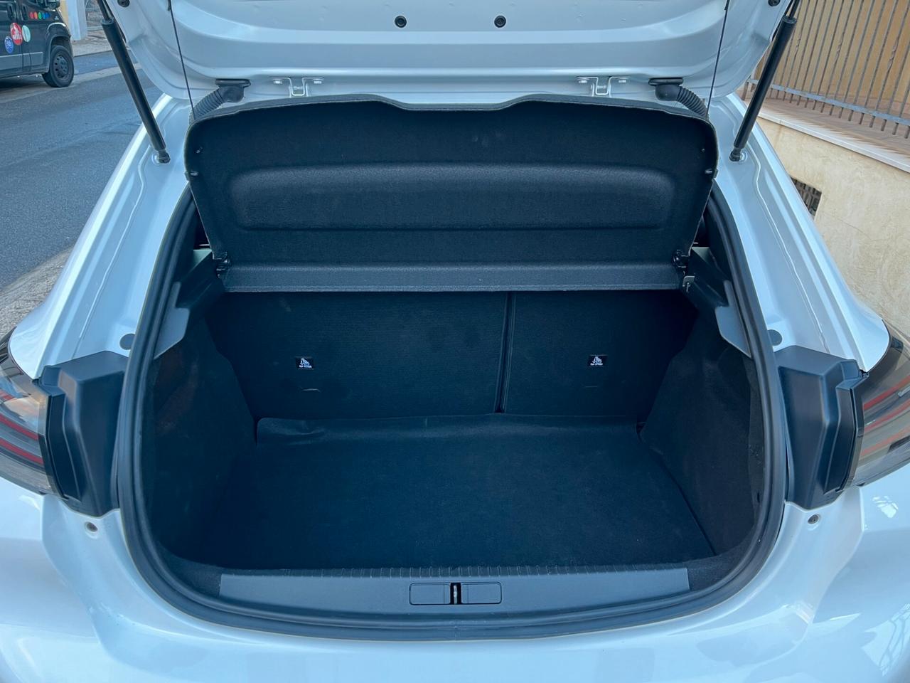 Peugeot 208 PureTech 100cv 5 porte Active*NAVI*PDC