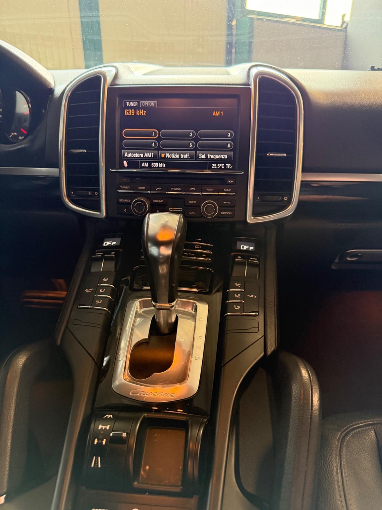 Porsche CAYENNE 3.0 V6 BOSE KMCERT UNICOPR