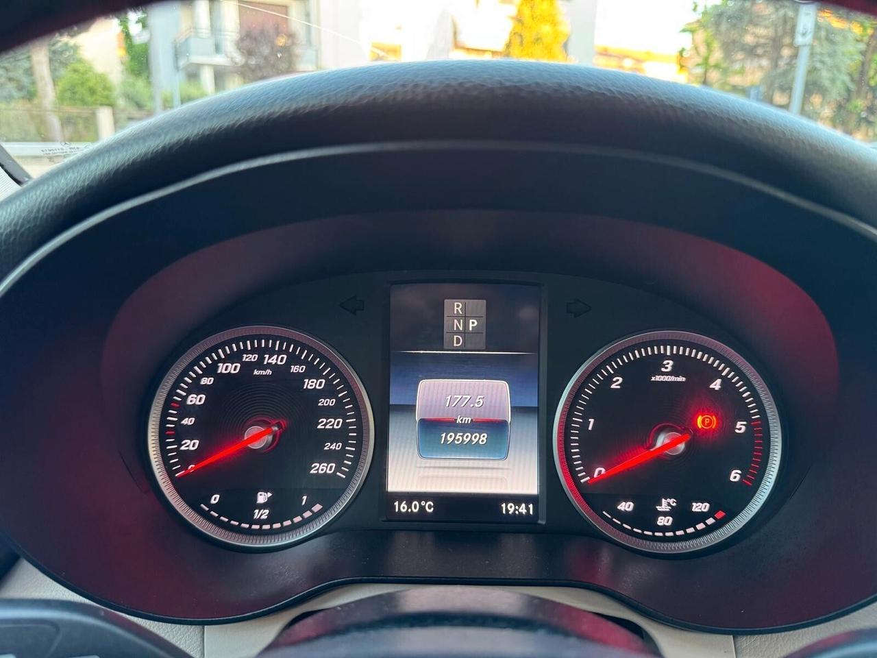 MERCEDES GLC 250 D 4MATIC EXCLUSIVE