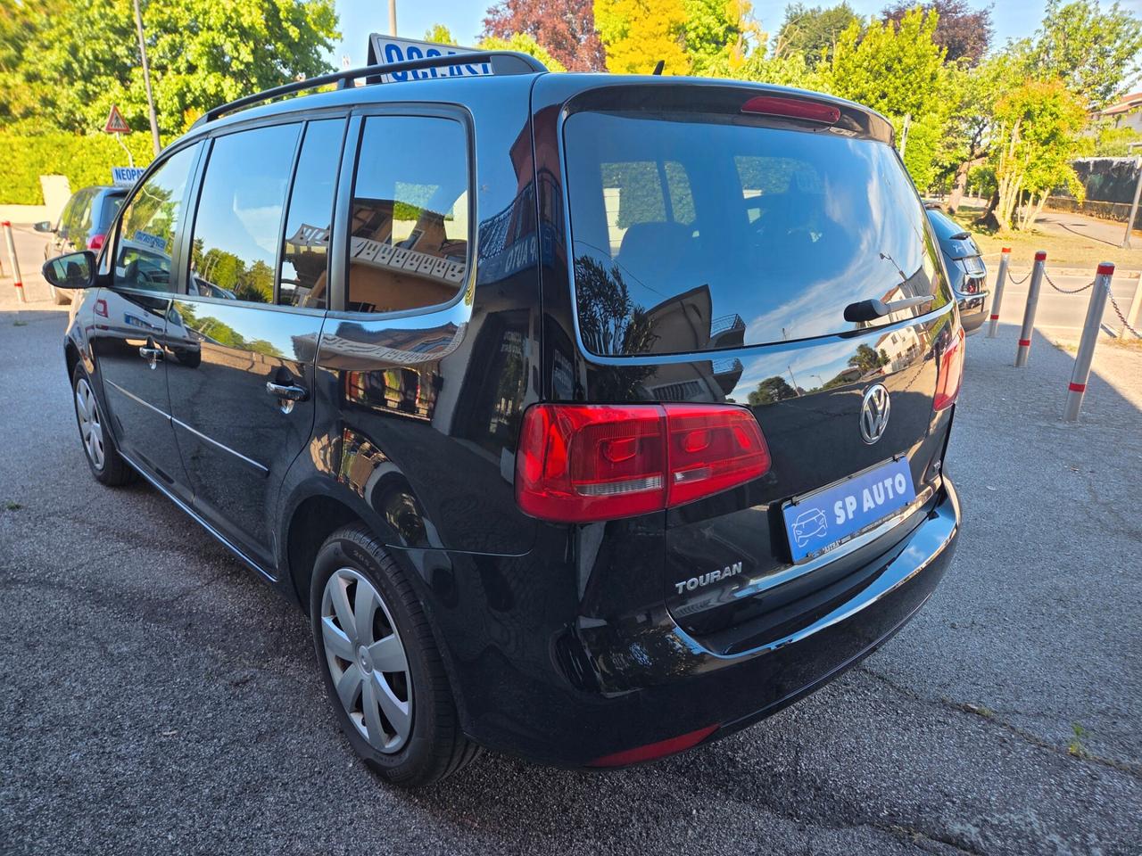 Volkswagen Touran 7 posti - 2011