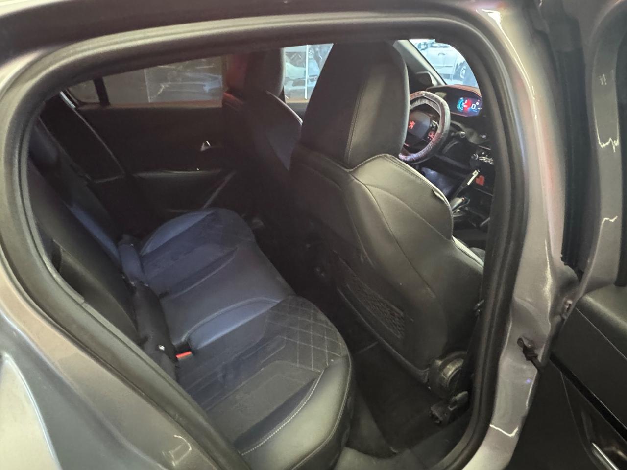 Peugeot 208 motore elettrico 136 CV 5 porte GT Pack