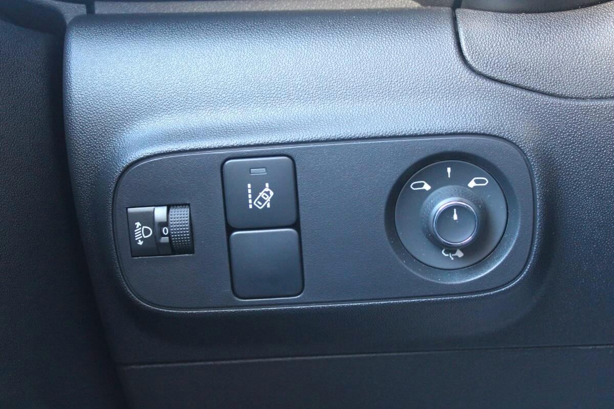 Citroen C3 1.2 puretech Shine s&s 110cv eat6 Con NAVIGATORE