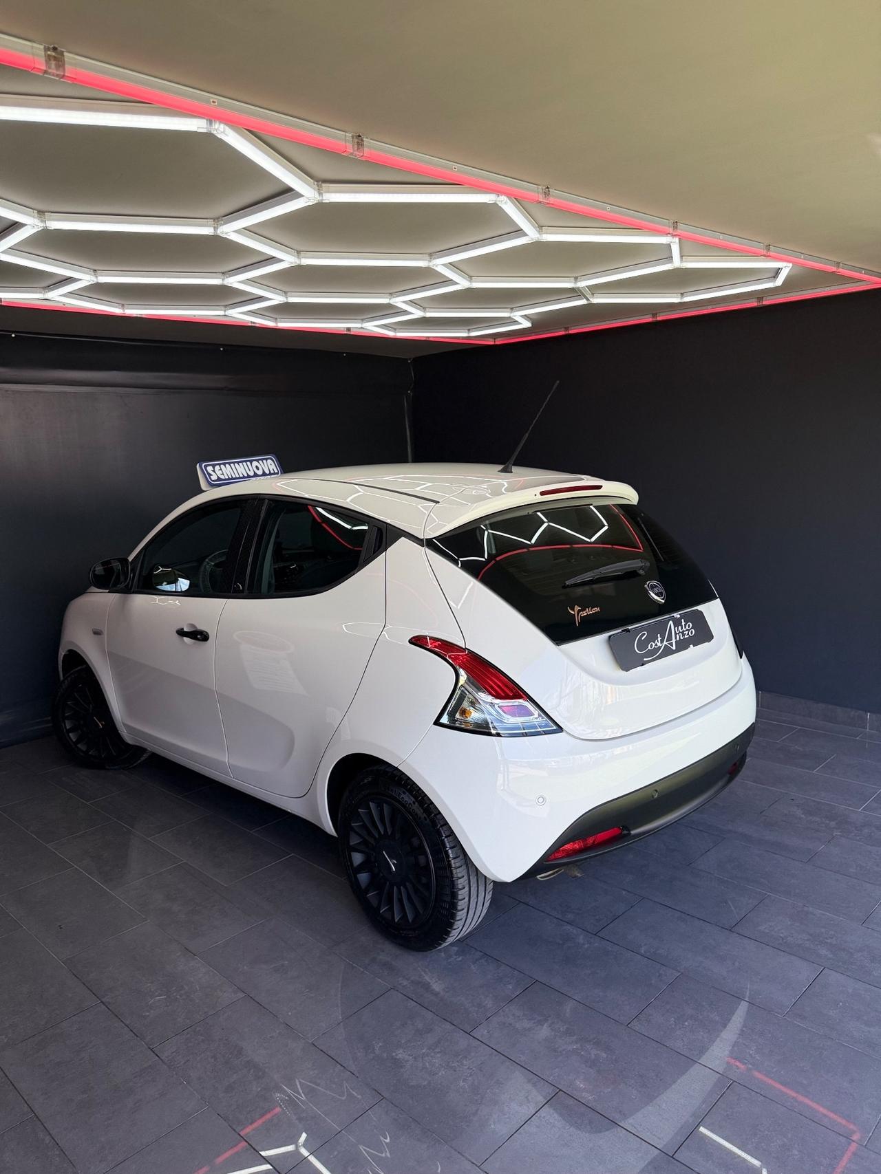 Lancia Ypsilon 1.2 Benz 69cv Platinum 11/2020 Nuova