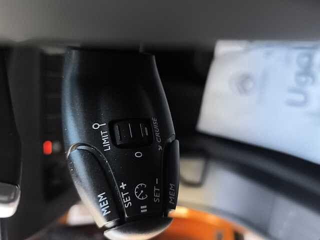 Peugeot 2008 PureTech 130 S&S EAT8 Allure