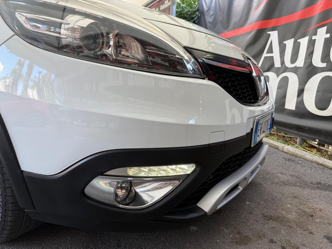 Renault Scénic XMod Cross 1.5 dCi 110CV Bose