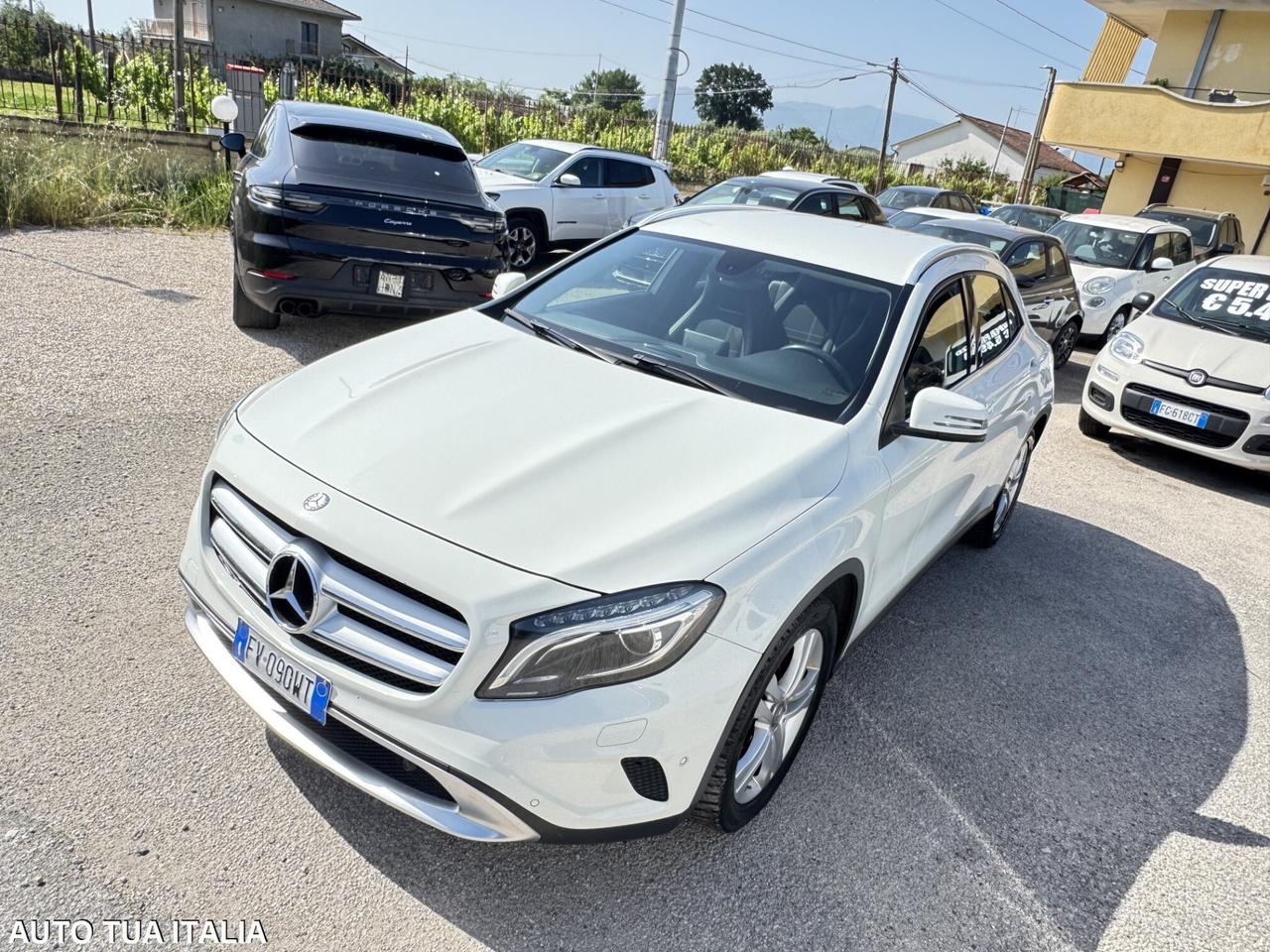 MERCEDES-BENZ GLA 200CDI PREMIUM PER NEOPATENTATI