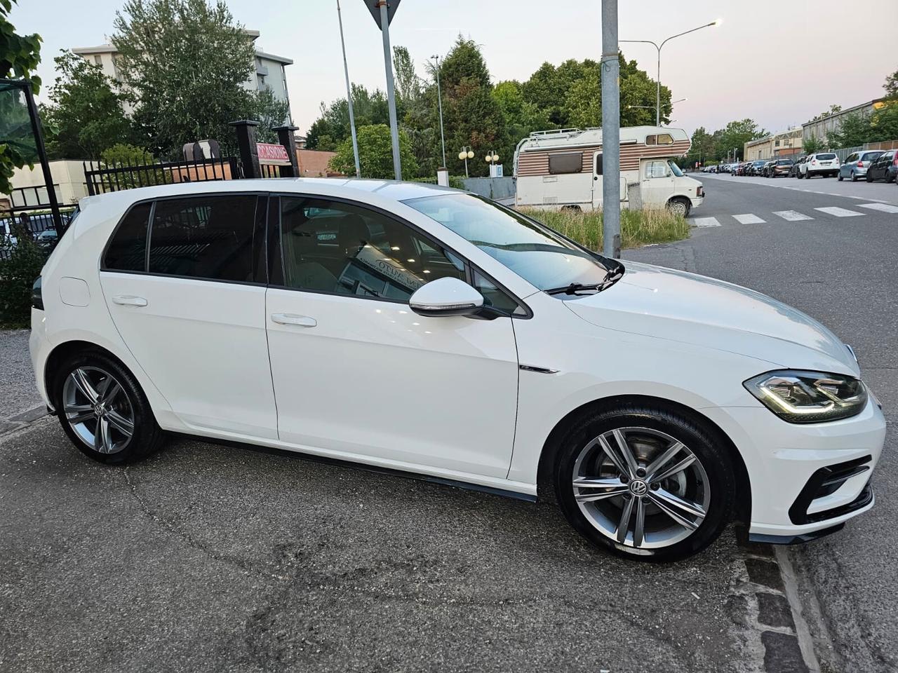 Volkswagen Golf 7.5 1.6 TDI 115cv R-Line*Bi-Xeno*Cockpit*Euro6*