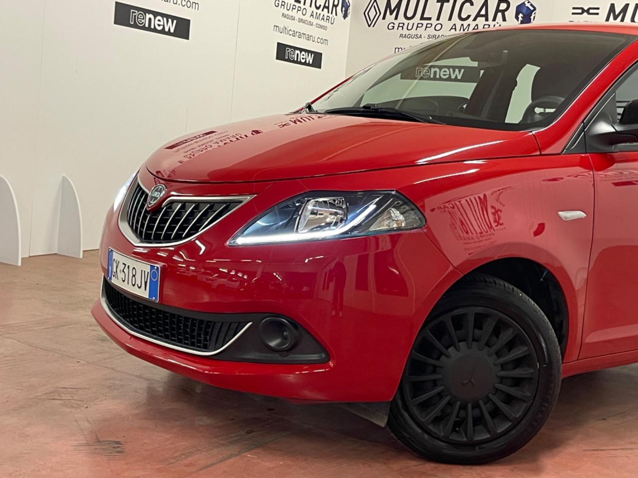 Lancia Ypsilon 1.0 FireFly 5 porte S&S Hybrid Silver