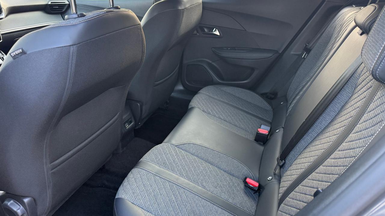 Peugeot 2008 BlueHDi 130 S&S EAT8 Allure