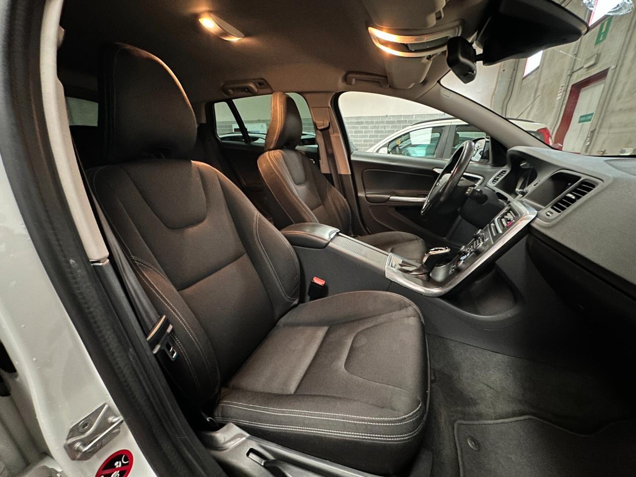 Volvo V60 Cross Country D3 Geartronic Pro MY18