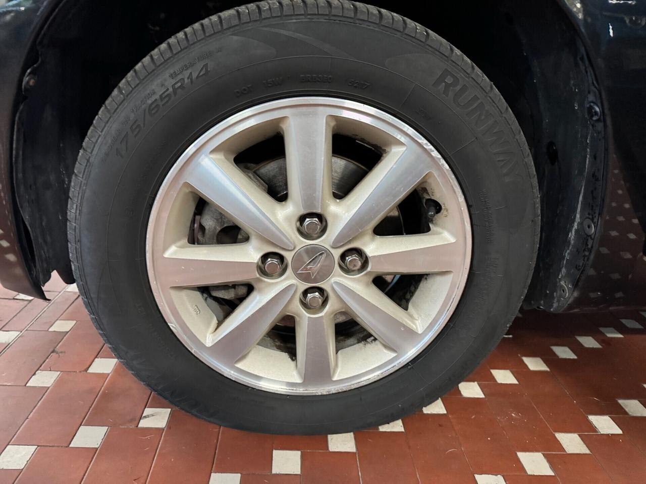 Daihatsu Sirion 1.3 Taka A/T 4WD - CAMBIO AUTOMATICO