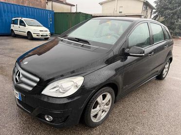 MERCEDES-BENZ B 180 CDI Premium senza nessun lavoro da fare