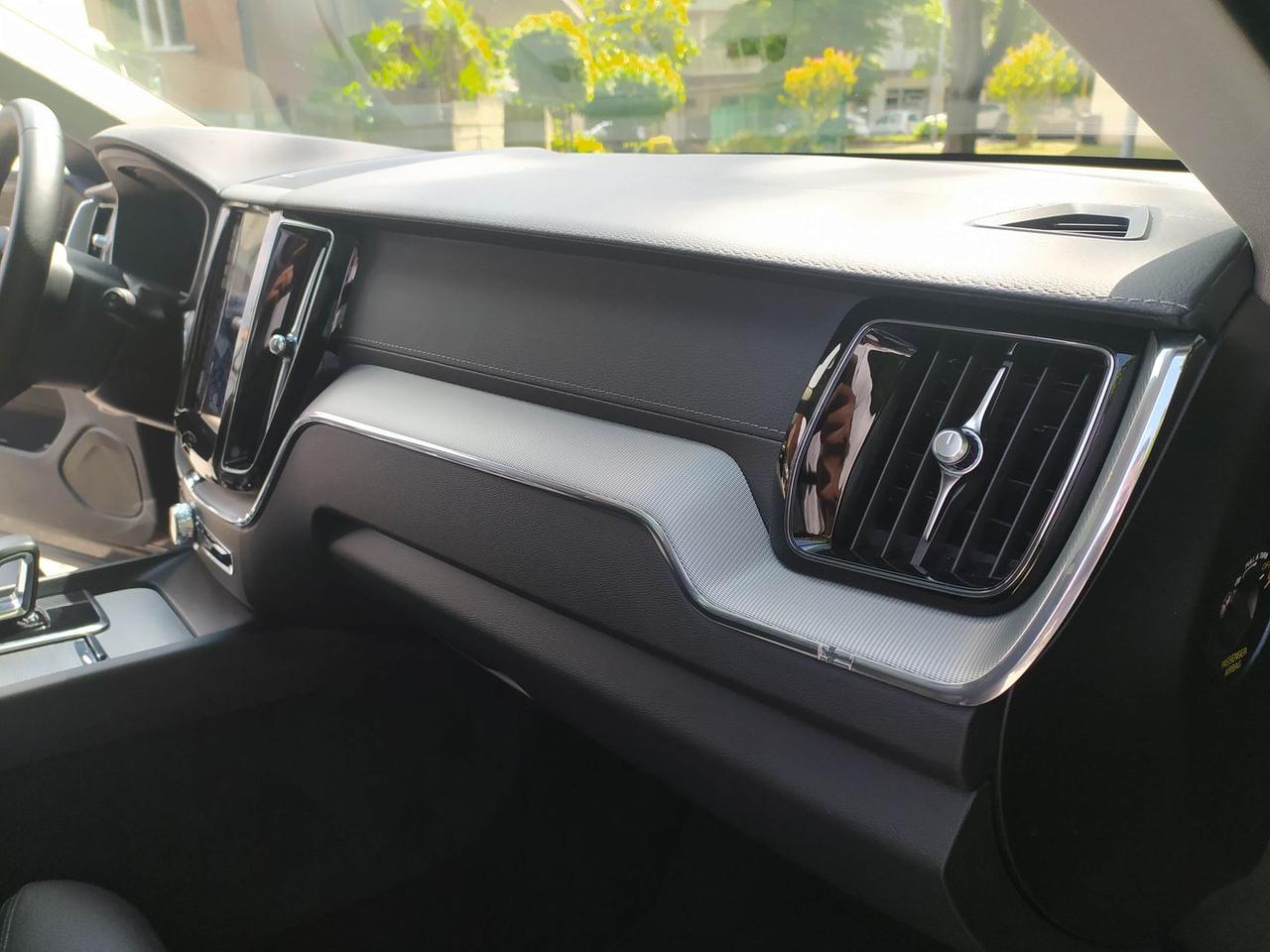 Volvo XC 60 2.0 T6 Recharge PHEV Ultimate Dark