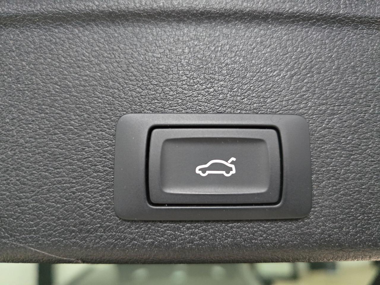 Audi A4 Avant 40 TDI quattro S tronic line edition