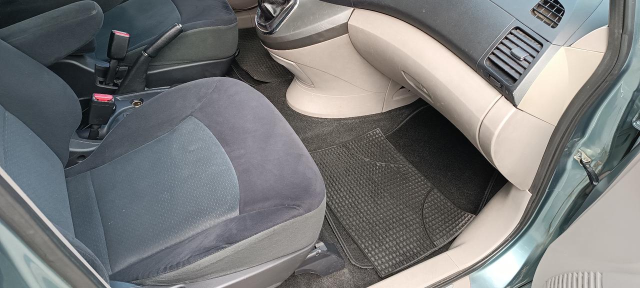 Mitsubishi Grandis NEL PREZZO COMPRESO PASSAGGIO PROPRIETA'