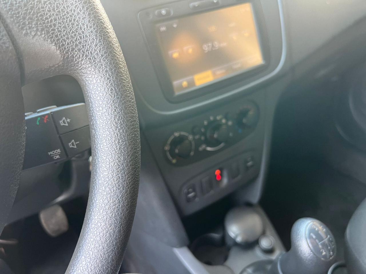 Dacia Sandero 1.2 73CV