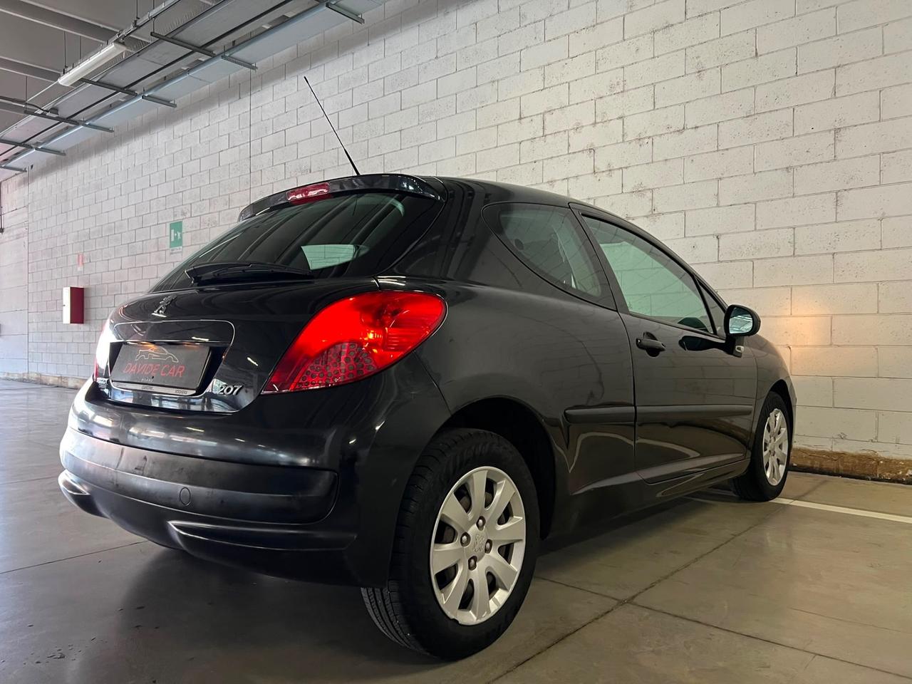 Peugeot 207 1.4 8V 75CV 3p. X Line