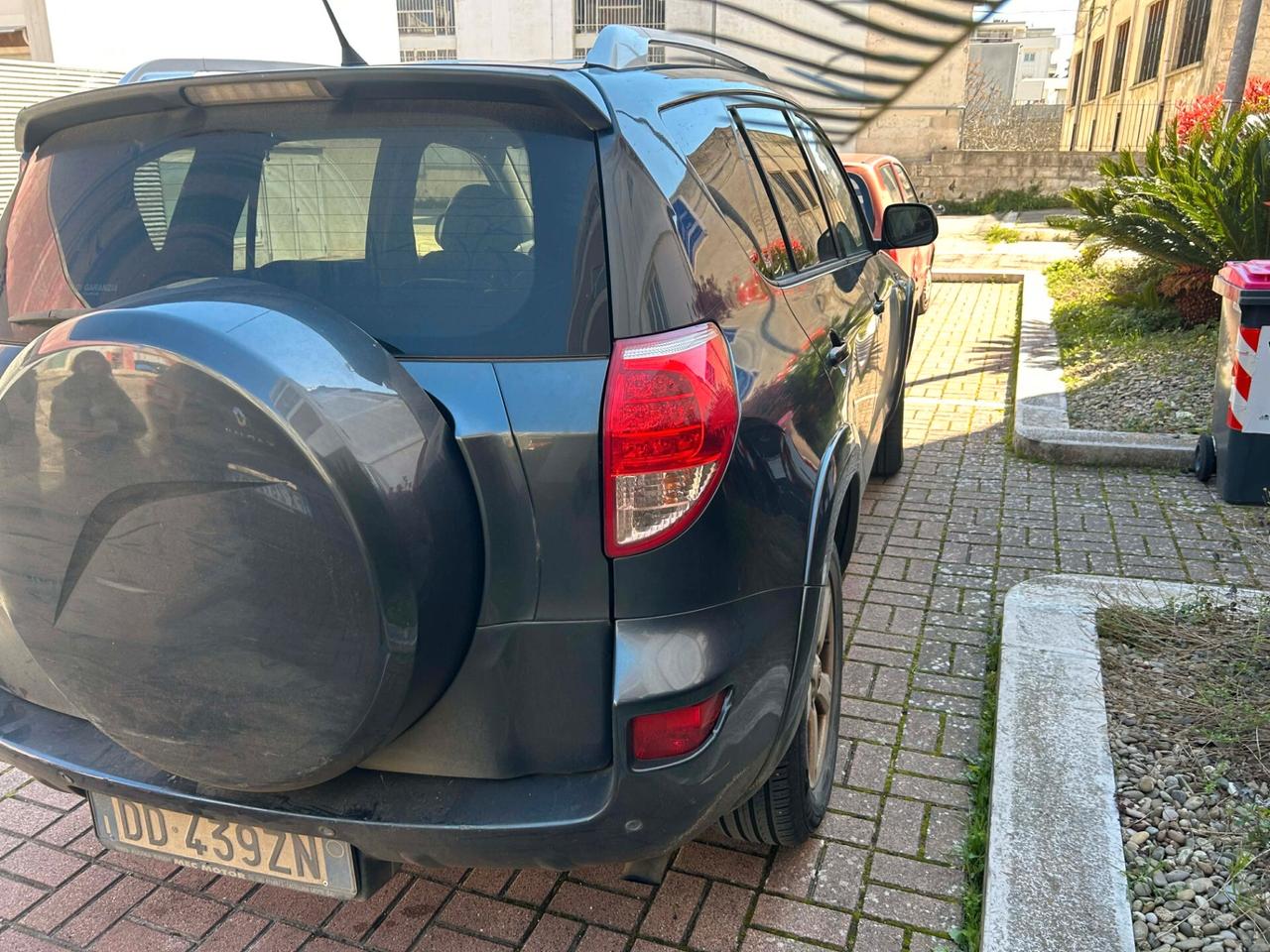 TOYOTA RAV4 2006 2.2 D-4D 177 CV Luxury PELLE NAVI CRUIS DA CONTROLLARE