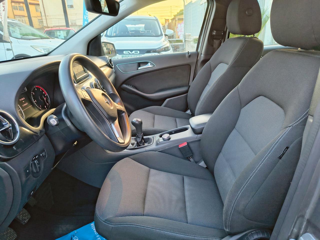 MERCEDES-BENZ CLASSE B 200 DISEL SOLO 119.000 KM 2012