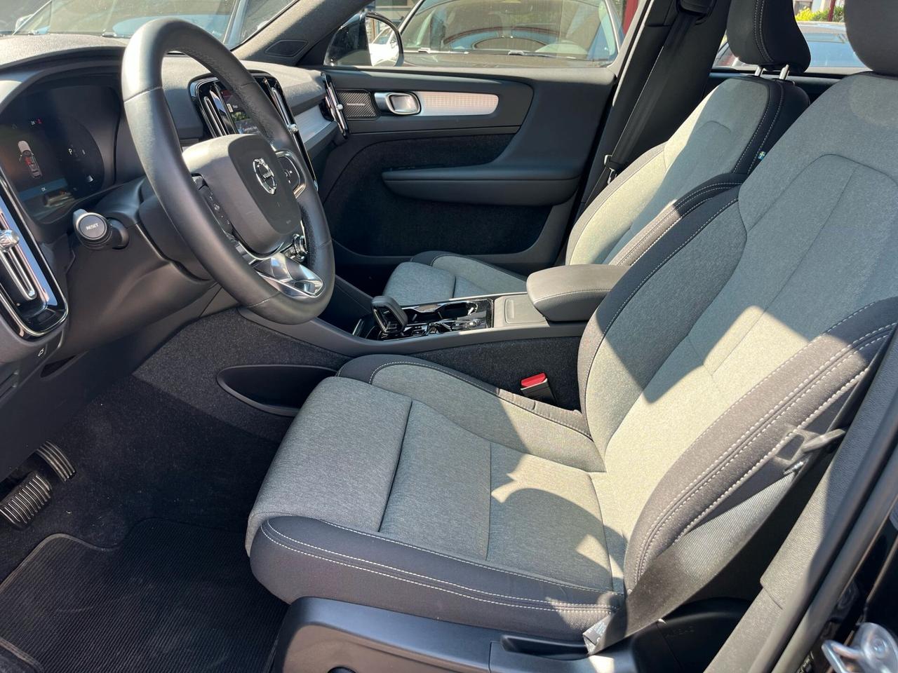 Volvo XC40 B4 AWD automatico Ultimate Dark