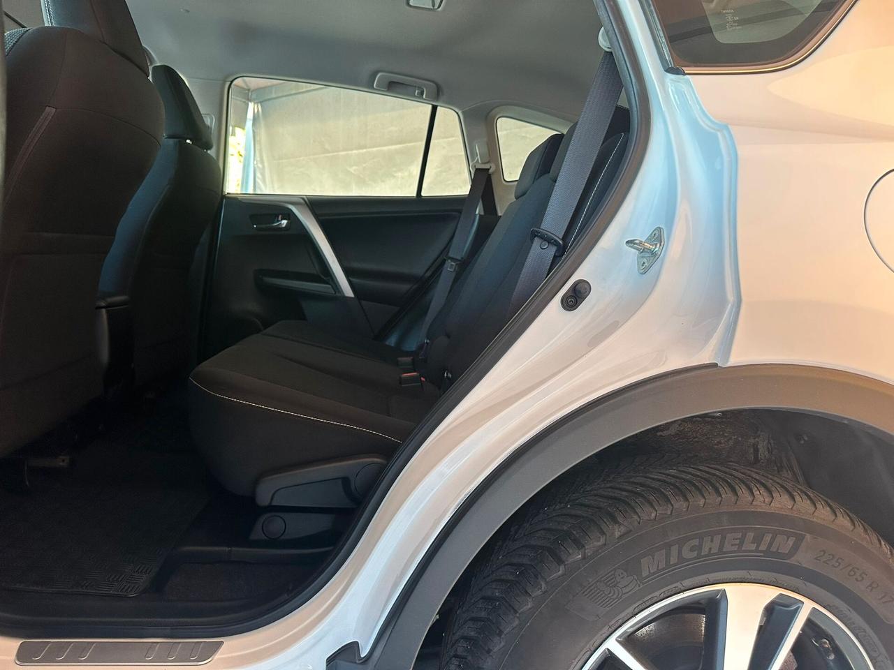 Toyota RAV 4 RAV4 2.0 D-4D 2WD Business