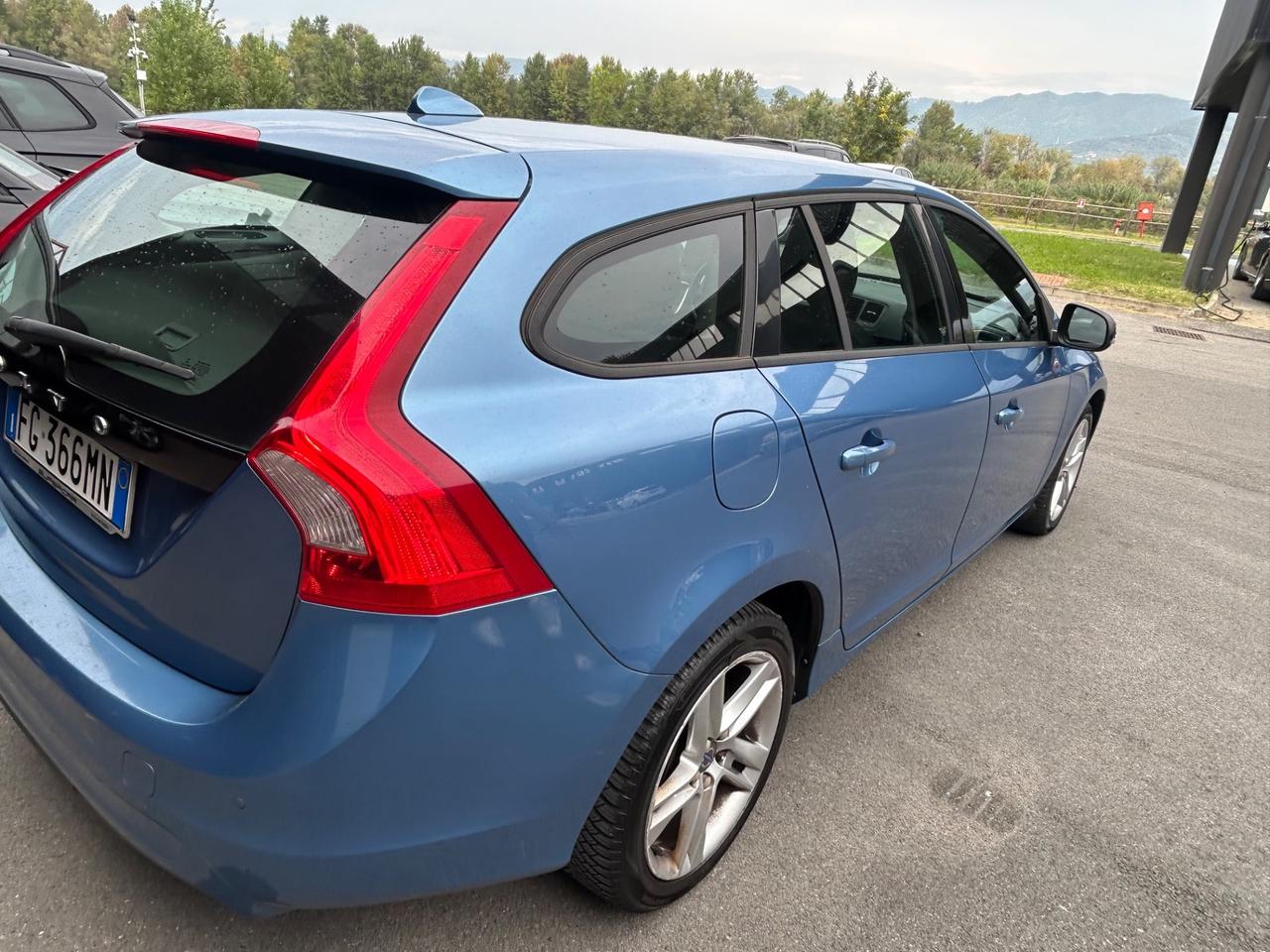 Volvo V60 D2 Geartronic Summum