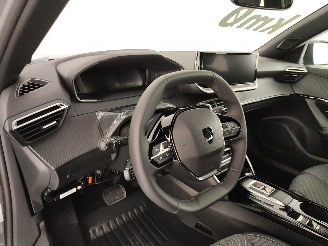 Peugeot 2008 Hybrid 136 e-DCS6 Allure