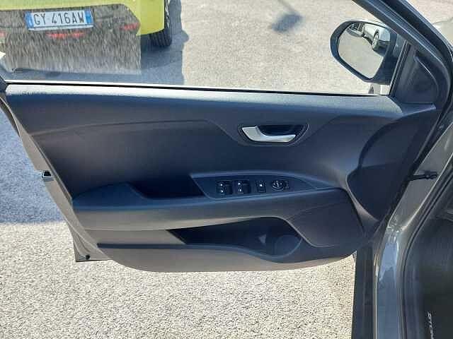 Kia Stonic 1.2 DPI Urban TT