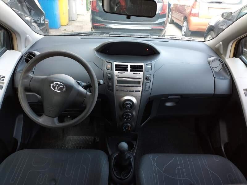 Toyota Yaris 1.0 5 porte Sol