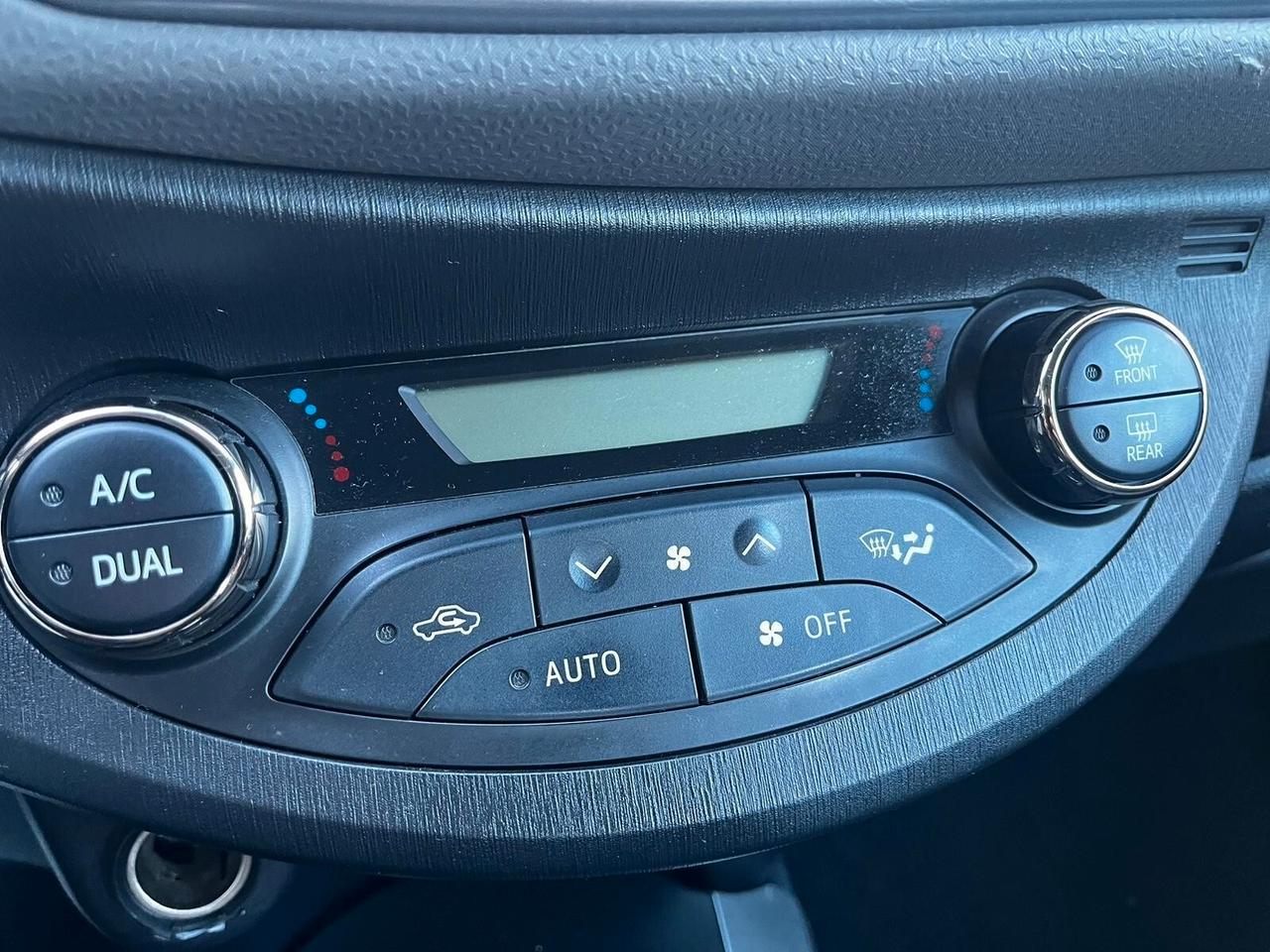 Toyota Yaris 1.0 Lounge x neopatentati