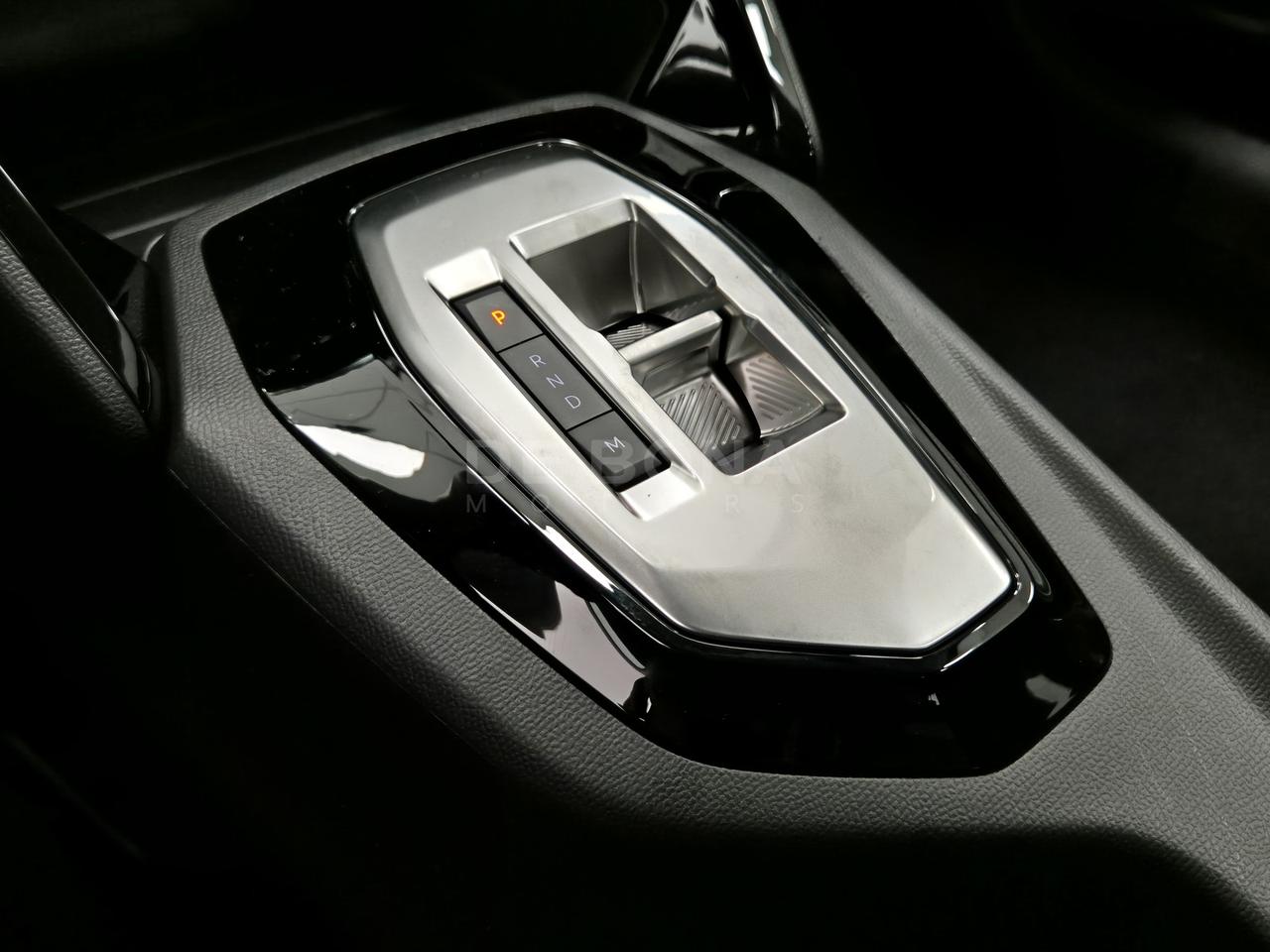 Peugeot 208 1.2 hybrid style 110cv e-dcs 6