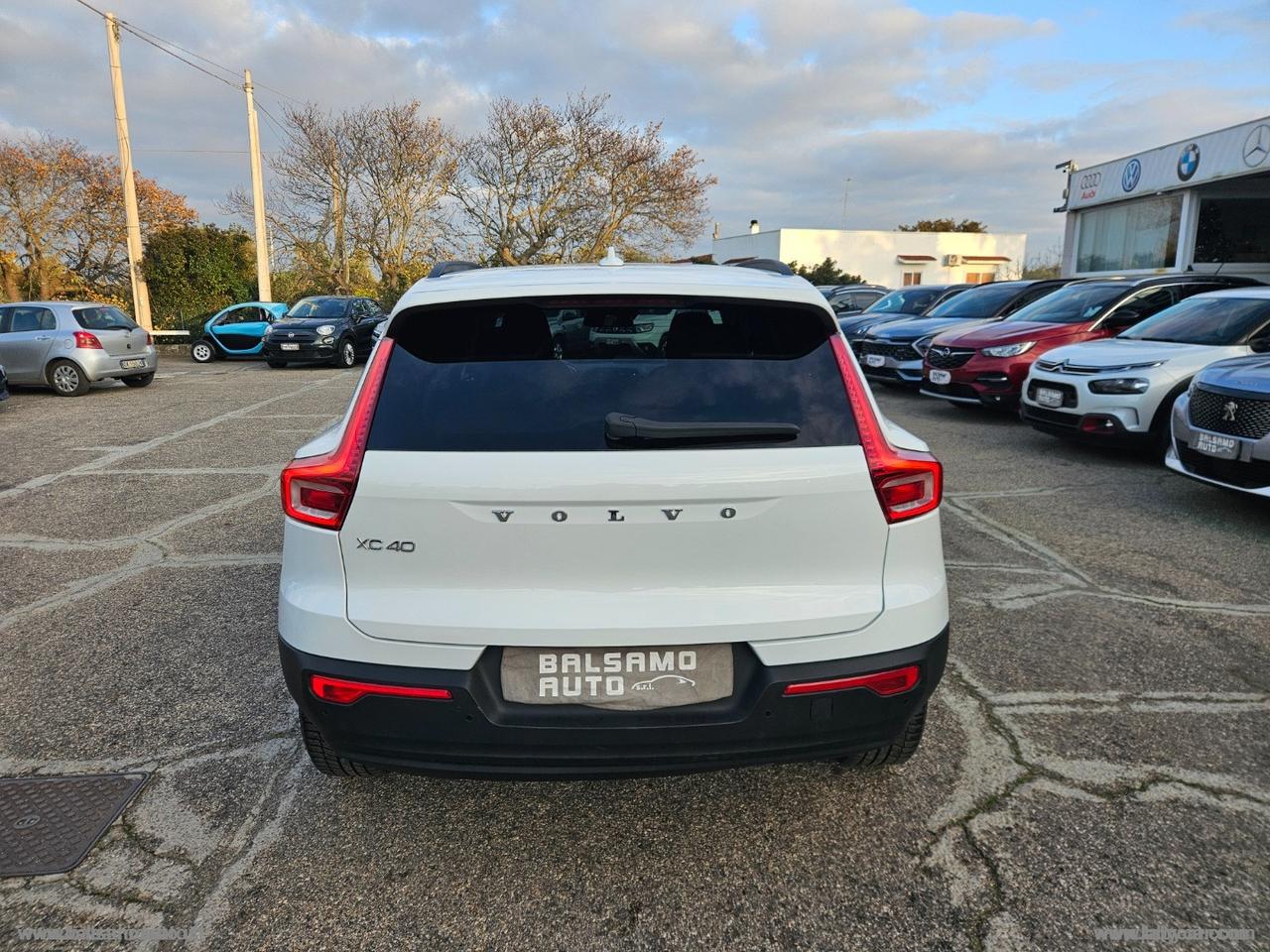 VOLVO XC40 D3 AWD Geartronic Momentum